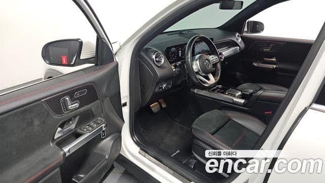 Mercedes-Benz GLB-Class 2021 — Şəkil 10/20