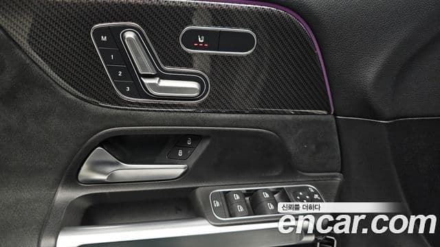 Mercedes-Benz GLB-Class 2021 — Фото 13/20