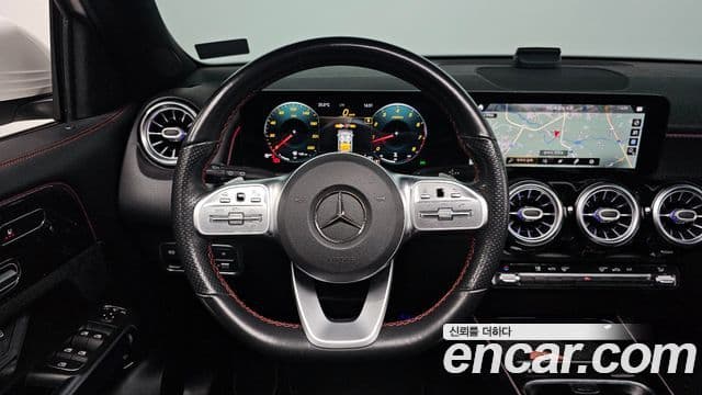 Mercedes-Benz GLB-Class 2021 — Şəkil 15/20