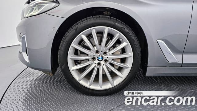 BMW 5 Series 2023 — ფოტო 5/20