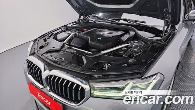 BMW 5 Series 2023 — ფოტო 6/20