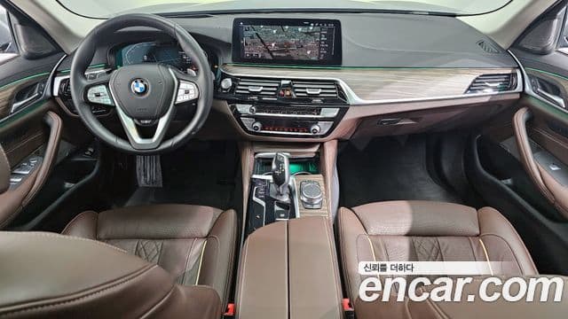 BMW 5 Series 2023 — ფოტო 7/20