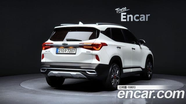 Kia Seltos 2021 — ფოტო 2/20