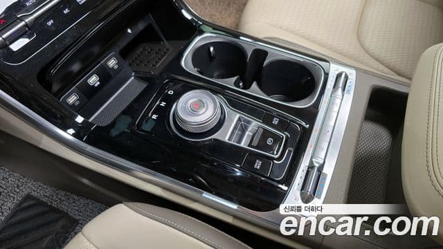 Kia Carnival 2023 — Şəkil 9/20