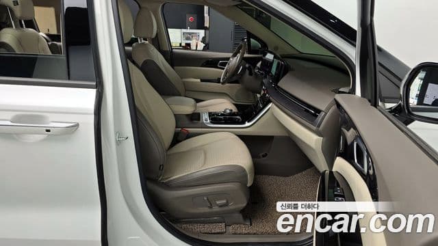 Kia Carnival 2023 — Şəkil 10/20