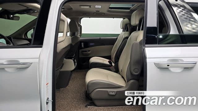 Kia Carnival 2023 — Şəkil 13/20