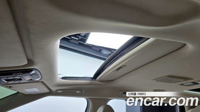 Kia Carnival 2023 — Şəkil 17/20