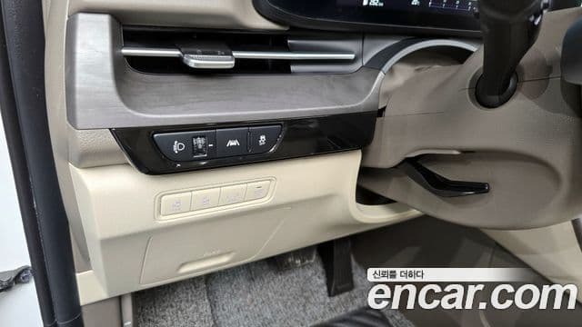 Kia Carnival 2023 — Şəkil 18/20