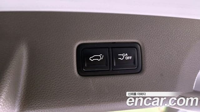 Kia Carnival 2023 — Şəkil 19/20