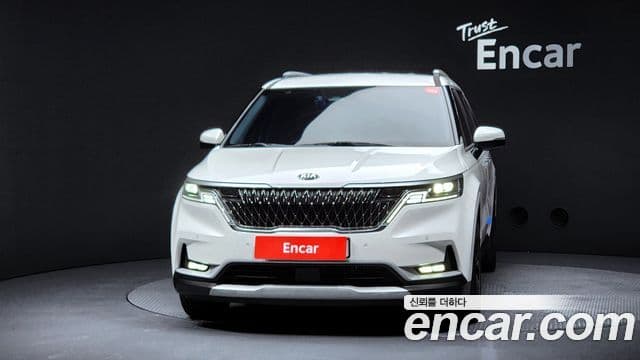 Kia Carnival 2020 — ფოტო 2/20