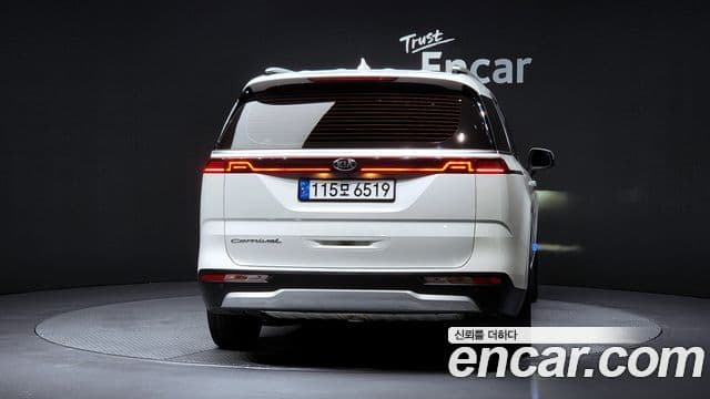 Kia Carnival 2020 — ფოტო 4/20