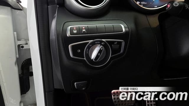Mercedes-Benz C-Class 2020 — ფოტო 16/20