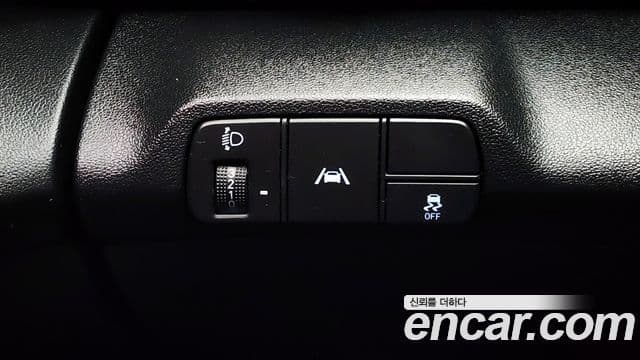Hyundai Avante 2022 — ფოტო 17/20