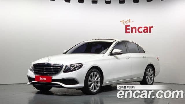 Mercedes-Benz E-Class 2018 — Photo 14/20