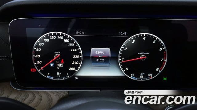 Mercedes-Benz E-Class 2018 — Photo 12/20
