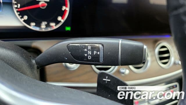 Mercedes-Benz E-Class 2018 — Photo 18/20