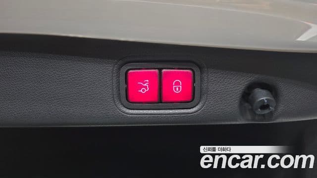 Mercedes-Benz E-Class 2018 — Photo 16/20