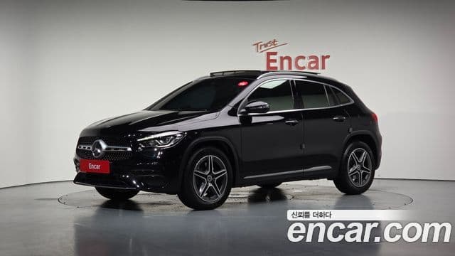 Mercedes-Benz GLA-Class 2020 — Şəkil 11/20