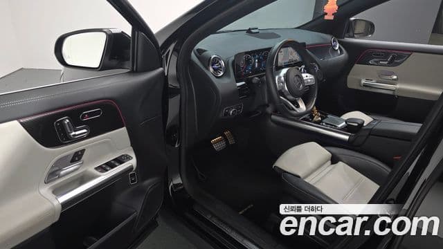 Mercedes-Benz GLA-Class 2020 — Şəkil 12/20