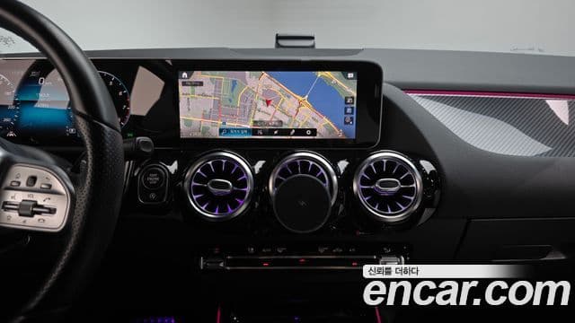 Mercedes-Benz GLA-Class 2020 — Şəkil 15/20