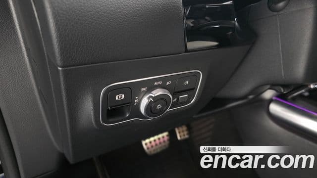 Mercedes-Benz GLA-Class 2020 — Şəkil 18/20