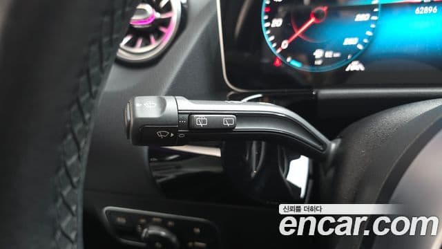 Mercedes-Benz GLA-Class 2020 — Şəkil 19/20