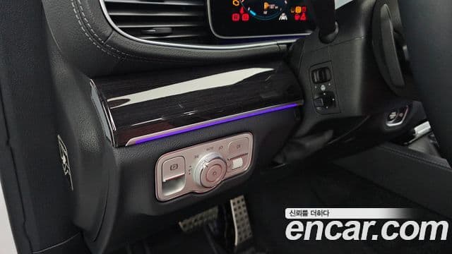 Mercedes-Benz GLE-Class 2023 — Şəkil 19/20