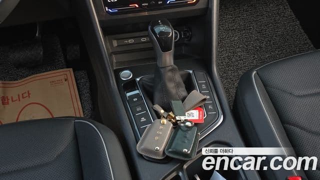 Volkswagen Tiguan Allspace 2023 — Şəkil 10/19