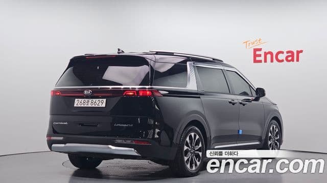 Kia Carnival 2020 — ფოტო 2/20