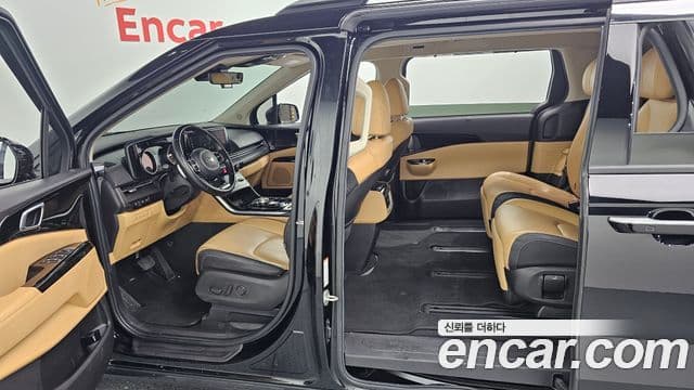 Kia Carnival 2020 — ფოტო 11/20