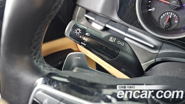 Kia Carnival 2020 — ფოტო 19/20