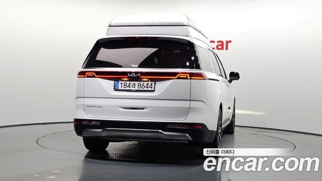 Kia Carnival 2021 — фото 4 из 20