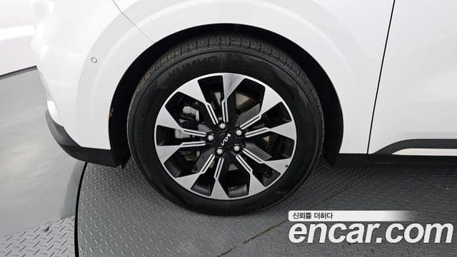 Kia Carnival 2021 — ფოტო 5/20