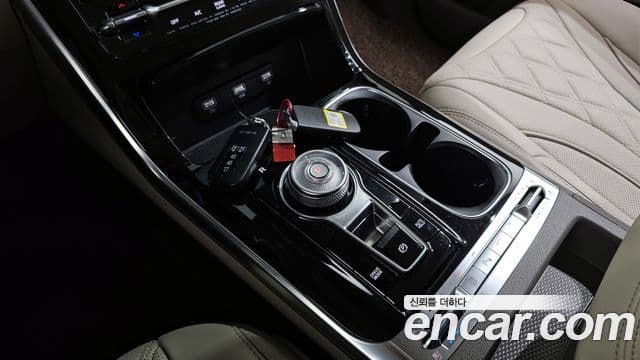 Kia Carnival 2021 — ფოტო 9/20