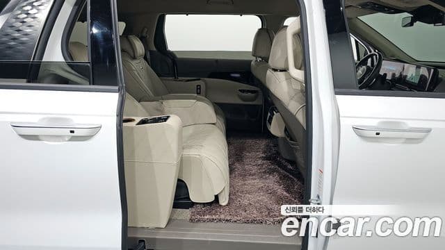Kia Carnival 2021 — ფოტო 12/20