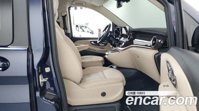 Mercedes-Benz V-Class 2022 — Şəkil 11/20