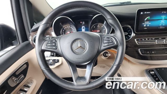 Mercedes-Benz V-Class 2022 — Şəkil 13/20