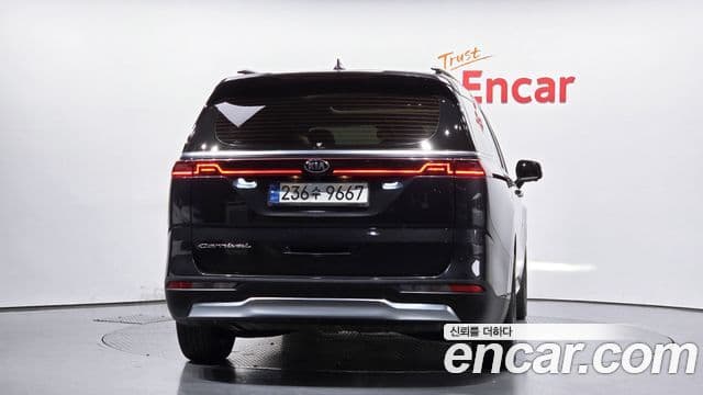 Kia Carnival 2021 — ფოტო 4/20