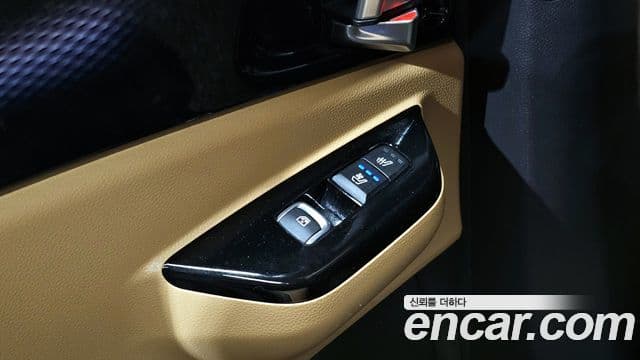 Kia Carnival 2021 — ფოტო 19/20