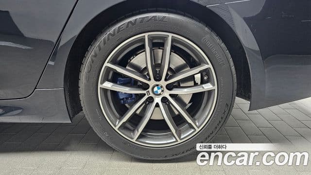 BMW 5 Series 2022 — ფოტო 5/20