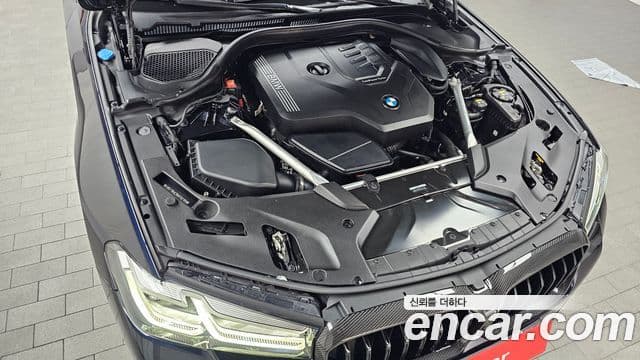 BMW 5 Series 2022 — ფოტო 6/20