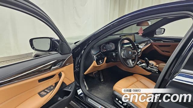 BMW 5 Series 2022 — ფოტო 10/20