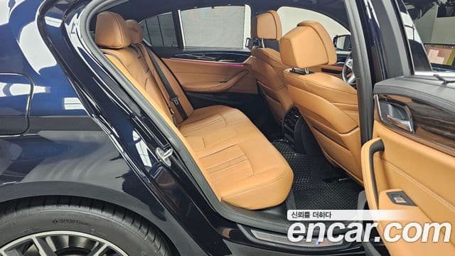 BMW 5 Series 2022 — ფოტო 12/20
