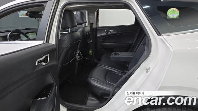 Kia Sportage 2021 — ფოტო 11/20