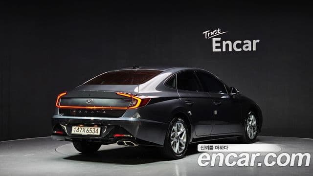 Hyundai Sonata Hybrid 2023 — Photo 15/20