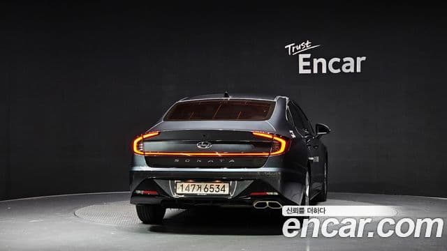 Hyundai Sonata Hybrid 2023 — Photo 1/20
