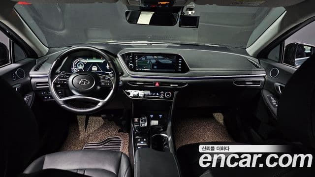 Hyundai Sonata Hybrid 2023 — Photo 18/20