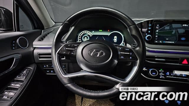 Hyundai Sonata Hybrid 2023 — Photo 6/20