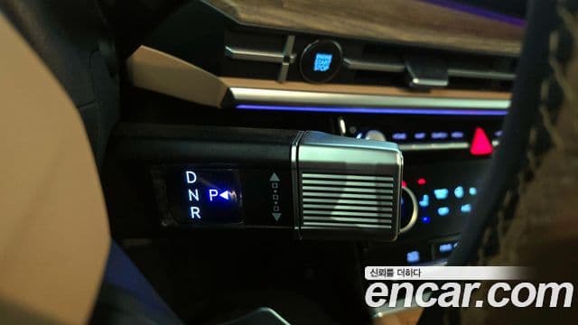 Hyundai Santa Fe 2023 — ფოტო 9/20