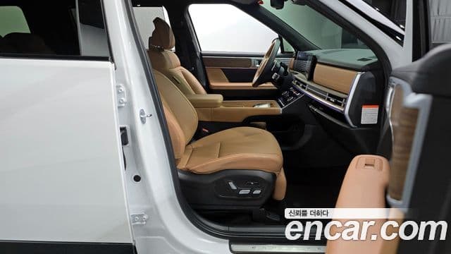 Hyundai Santa Fe 2023 — ფოტო 11/20